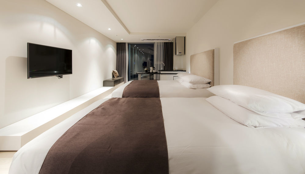 บราวน์สวีท เชจู Hotel เมืองเชจู ภายนอก รูปภาพ